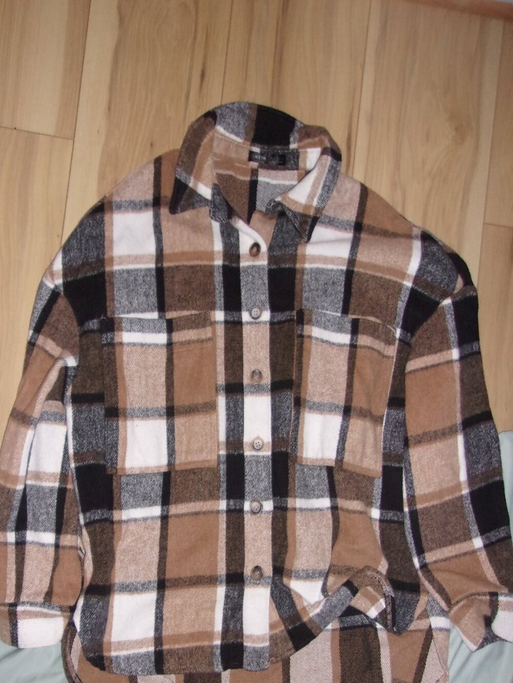 Shaket thick coat jacket shirt flannel  womens size medium tan button  plaid